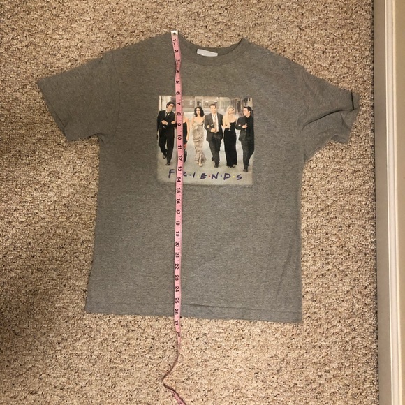 Vintage NBC experience Friends tshirt - Picture 9 of 10